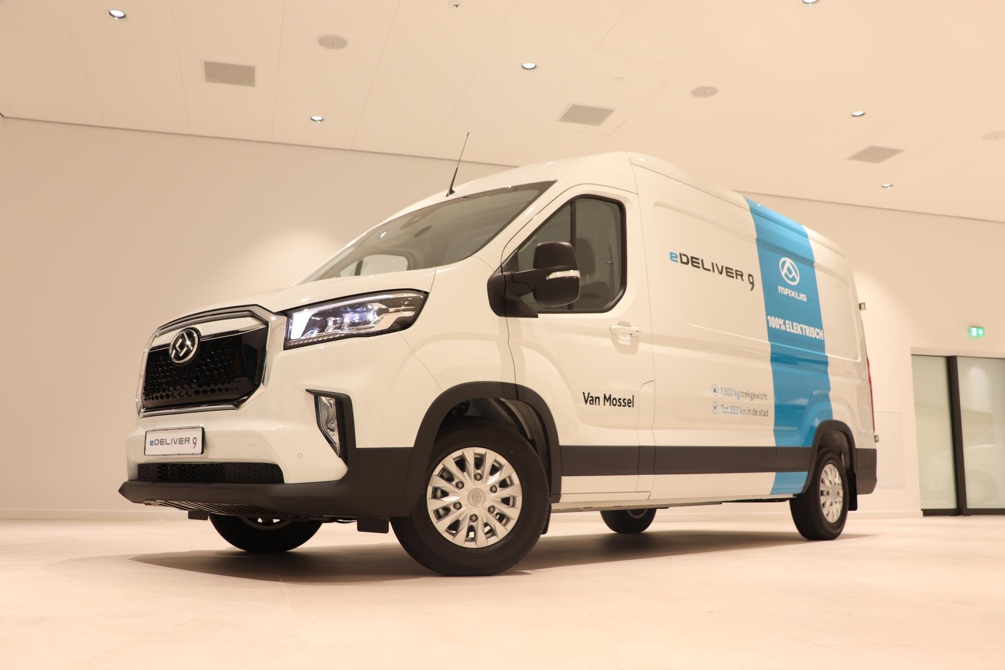 Maxus eDeliver 9 L3H2 89 kWh DEMO DEAL! | 353 KM WLTP STAD |, Auto's, Bestelauto's, Stof, 89 kWh, Met garantie (alle), Maxus