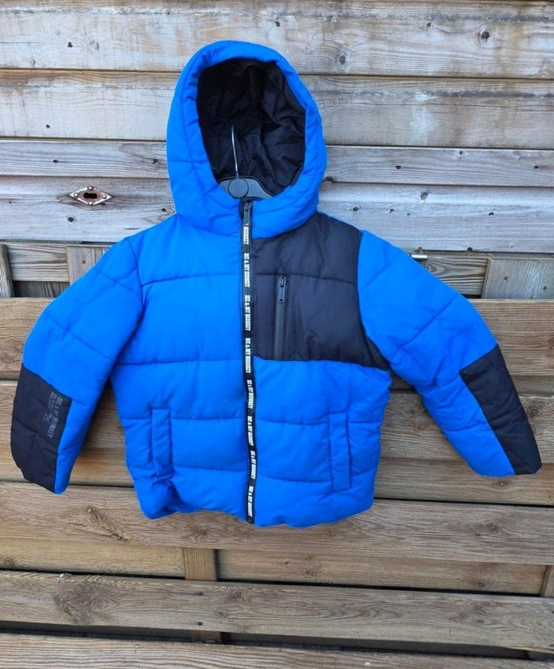 NIEUW stoere jongens jas, Kinderen en Baby's, Kinderkleding | Maat 134, Ophalen of Verzenden, Nieuw, Jongen, Jas