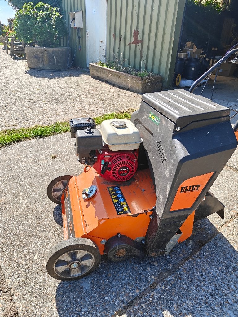 Eliet DZC 450 doorzaaimachine - Motor loopt uitstekend, Ophalen, Gebruikt, Benzine, Eliet