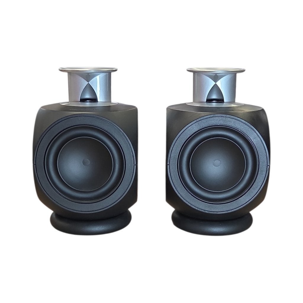 Bang & Olufsen Beolab 3 Speakerset | LIchte Gebruikerssporen, Bang en Olufson, Zo goed als nieuw, Support@bangenolufson.com, Bang & Olufsen Group
Peter Bangs Vej 15
7600 Struer
Denmark