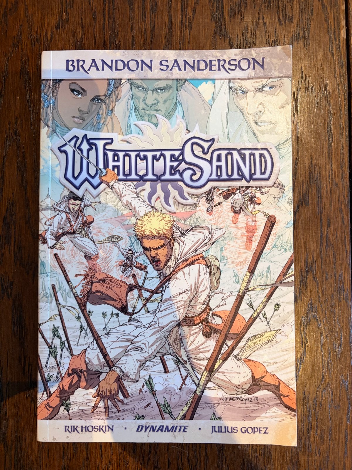 Brandon Sanderson - White Sand Vol. 1 - Softcover - Engels, Boeken, Fantasy, Ophalen of Verzenden, Gelezen