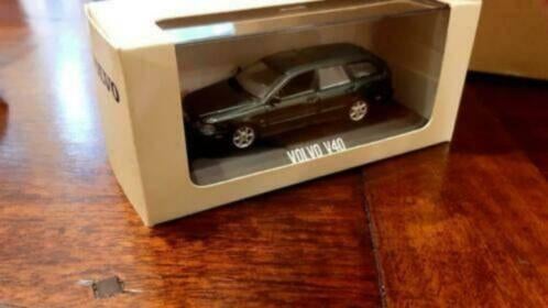 Minichamps Volvo models Volvo V40 donkergroen V41GN19123, Hobby en Vrije tijd, Modelauto's | 1:43, Ophalen of Verzenden, Nieuw