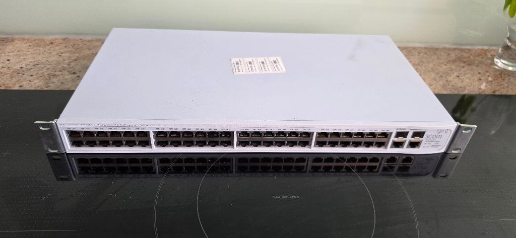 3Com Baseline Switch 2250 48-poorts 3C16476A rackmount, Ophalen of Verzenden, Gebruikt