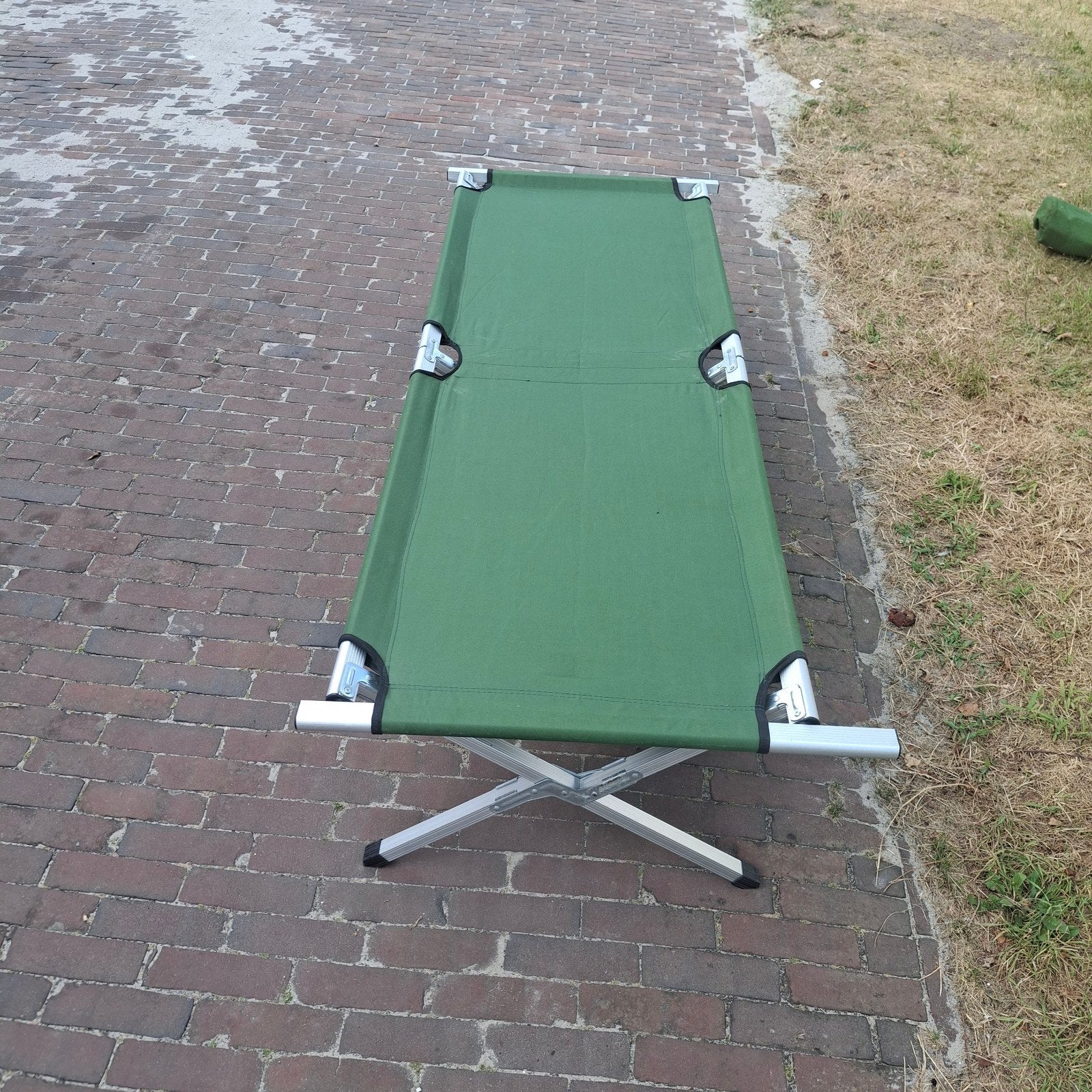 Lichtgewicht opvouwbaar kampeerbed - Groen, Caravans en Kamperen, Ophalen of Verzenden