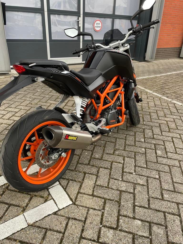 KTM Duke 390 lc4 2014 - Akrapovic uitlaat -, Motoren, 390 cc, Sportuitlaat, Gebruikt, Particulier