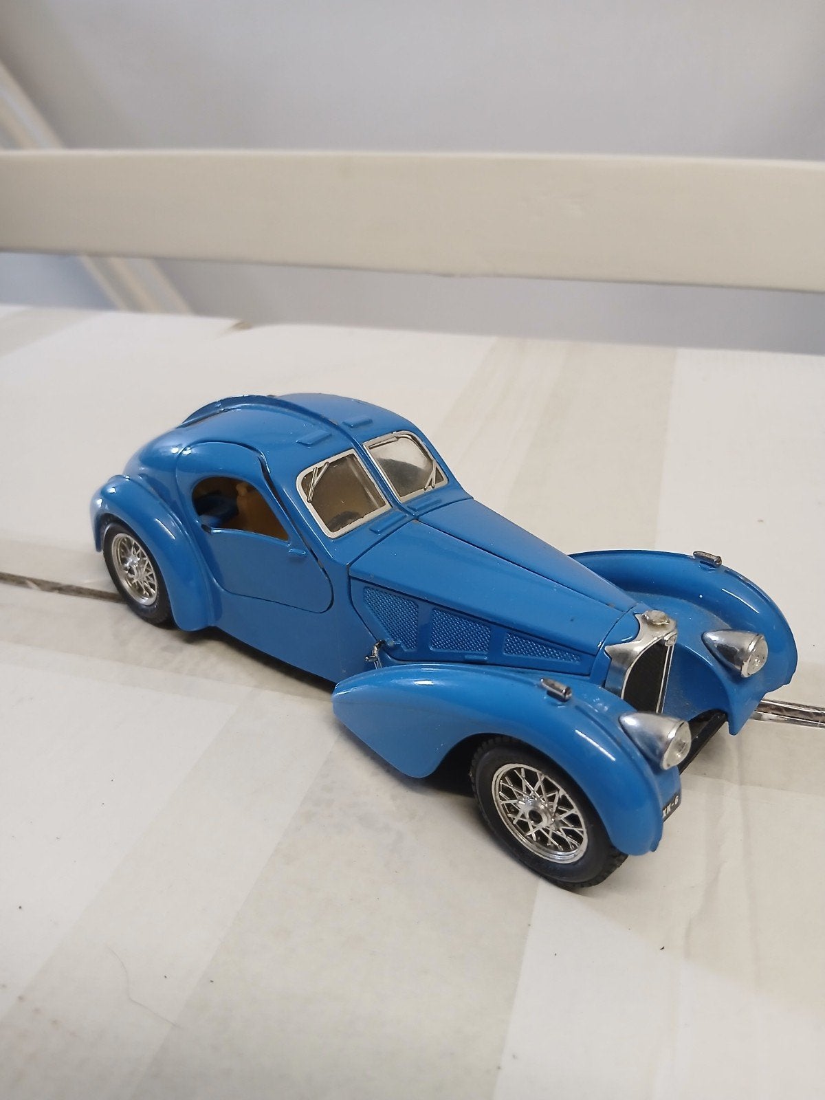 Bugatti Atlantic 1936 modelauto blauw, Ophalen of Verzenden, Gebruikt, Overige typen