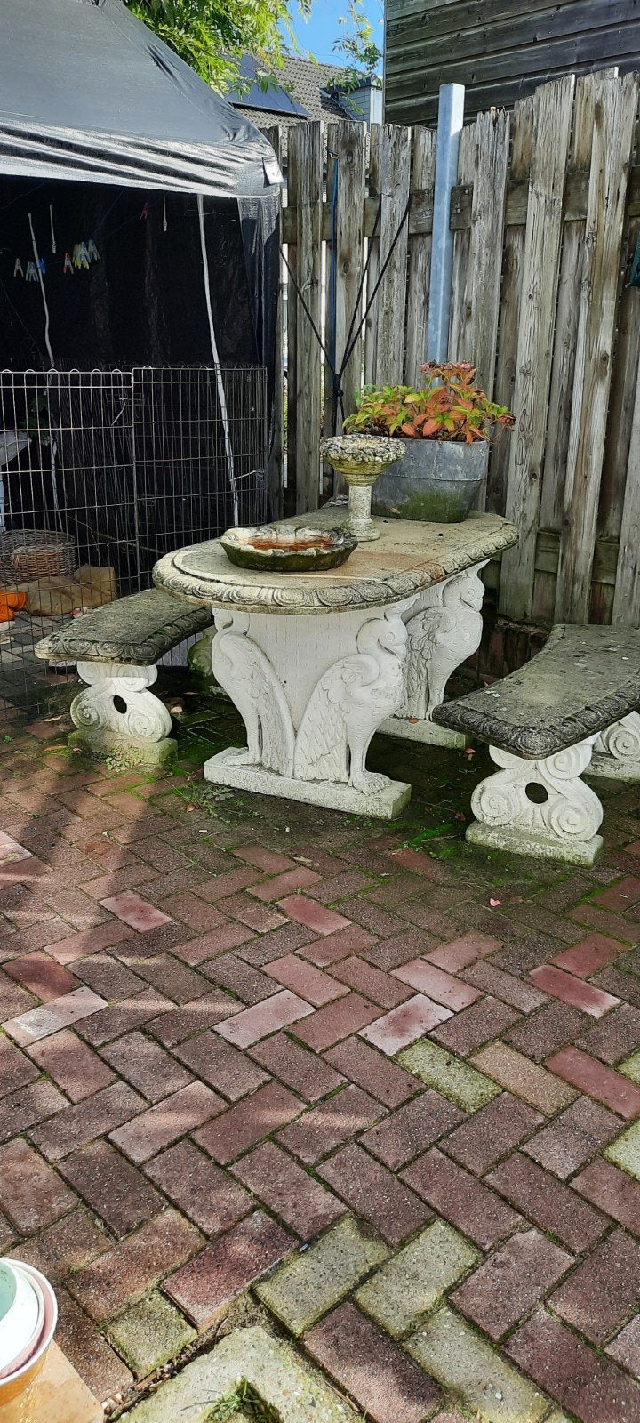 Antieke stenen tuinset: tafel en twee banken, Tuin en Terras, Ophalen, Gebruikt, Ovaal, Overige materialen