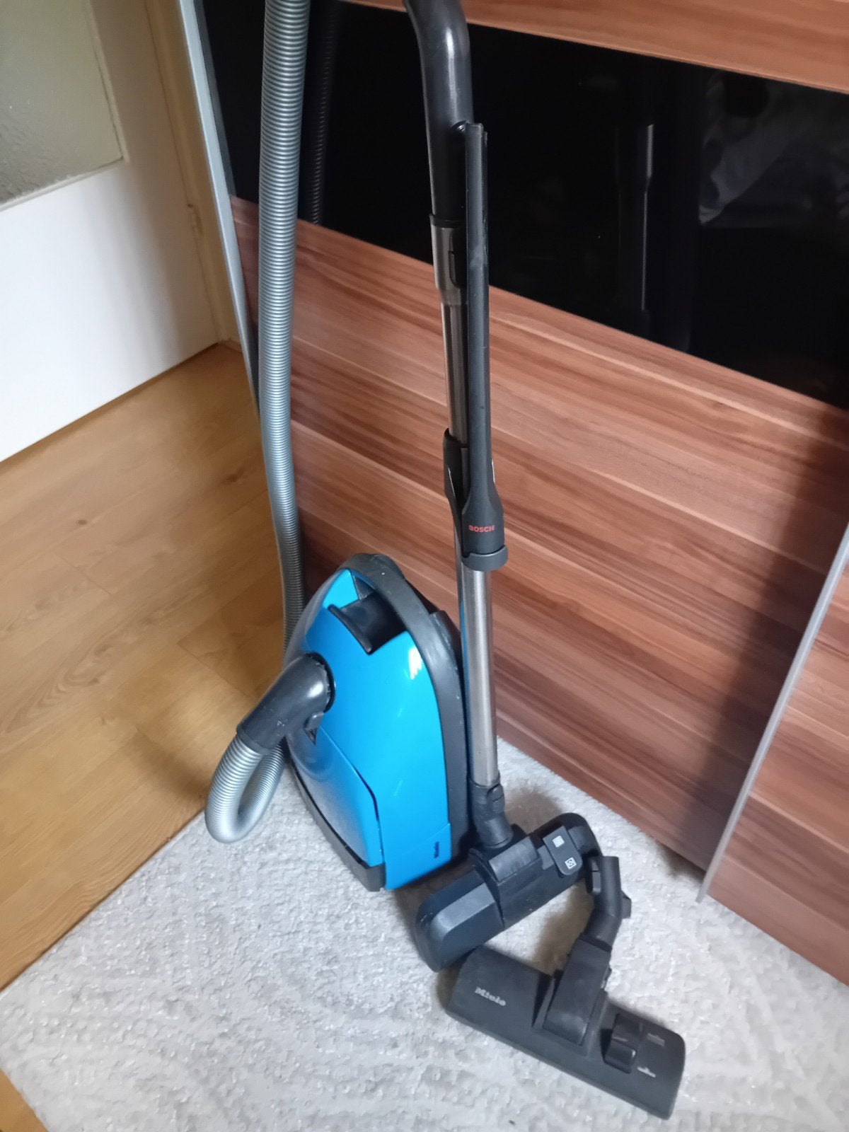 Miele S301i De Luxe Stofzuiger - Blauw, Stofzak, Inclusief accessoires, Gebruikt, Ophalen of Verzenden