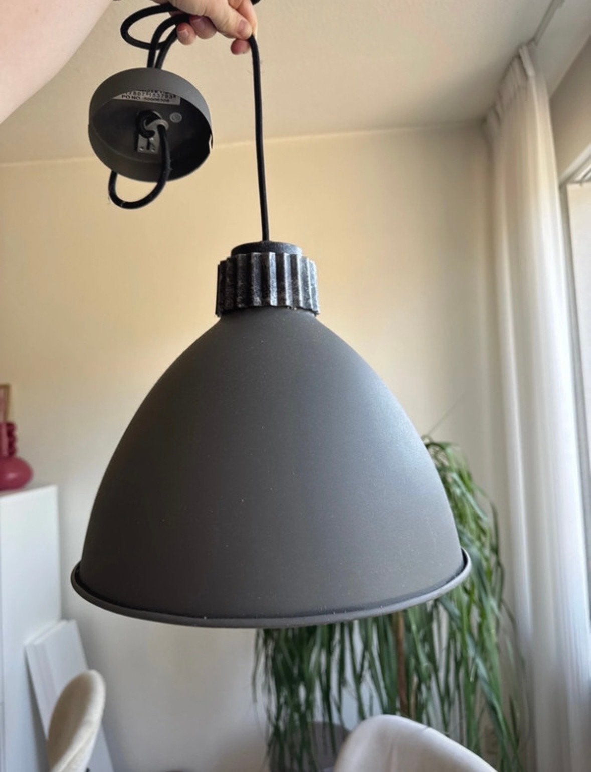 Grijze hanglamp - diameter 30cm, Ophalen of Verzenden, Zo goed als nieuw, Metaal, E27 (groot)