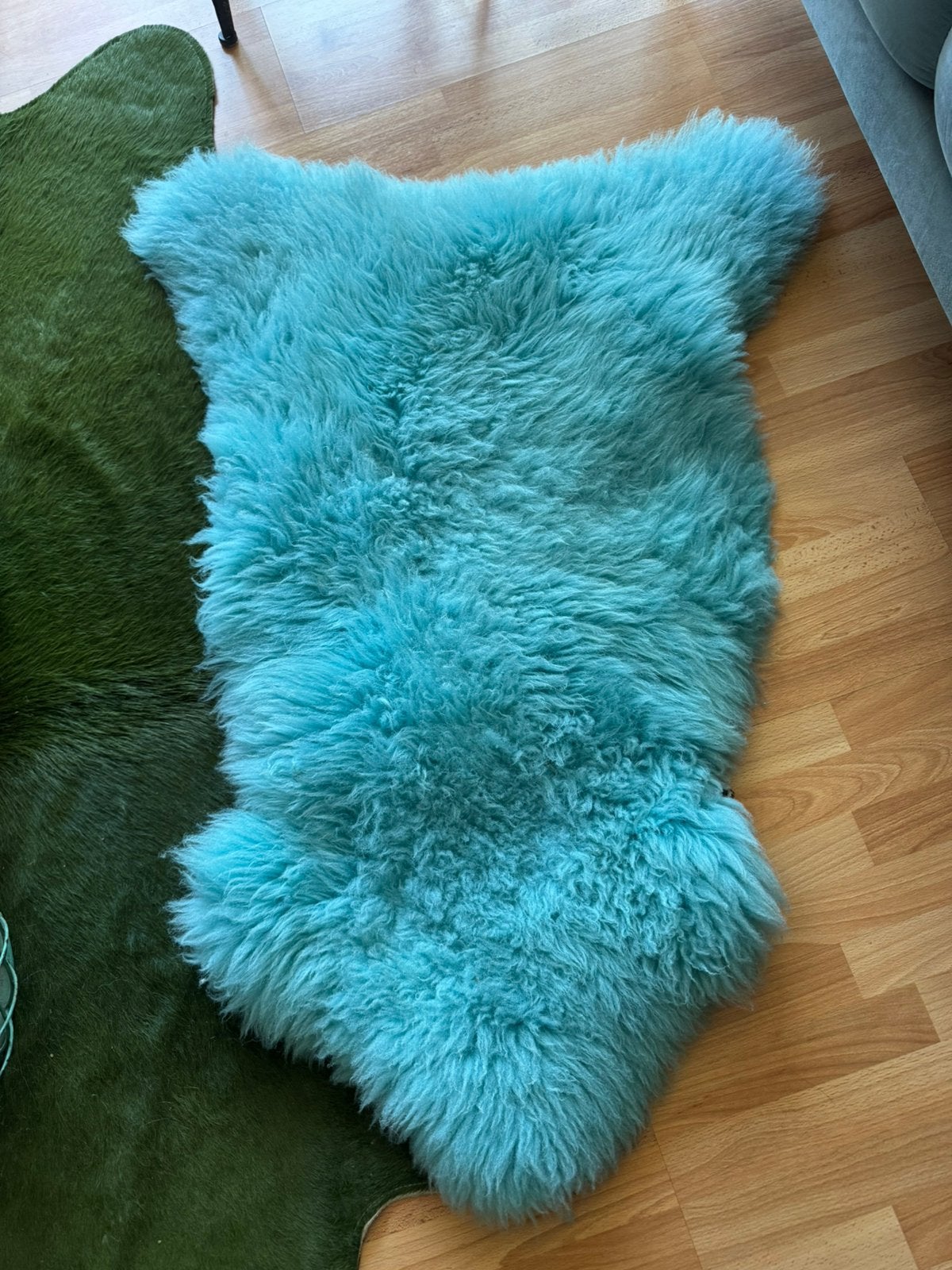 Aqua Blue Sheepskin Rug, Ophalen of Verzenden, Zo goed als nieuw