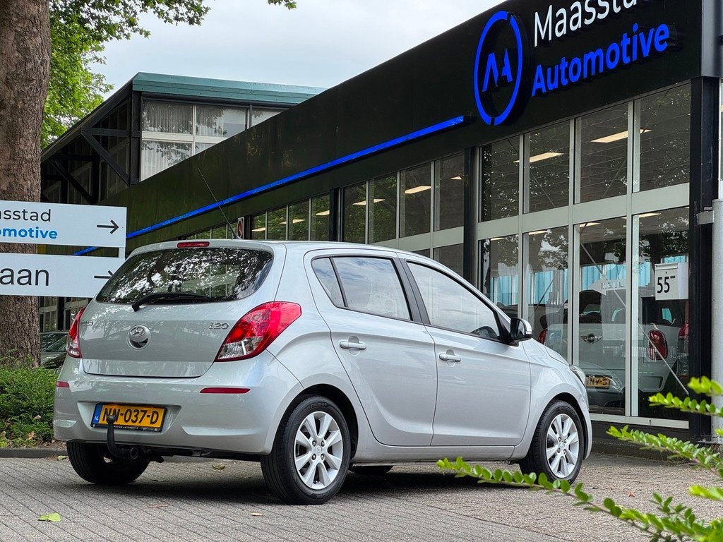 Hyundai I20 1.2i Business Edition Airco 5drs NWE Distributie, Auto's, Hyundai, Euro 5, Gebruikt, 31 €/maand, 4 cilinders