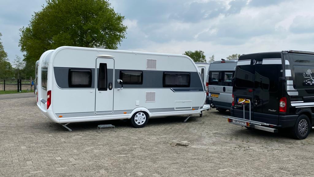Hobby Excellent 495 UL met mover, Ringverwarming, Vast bed, Rondzit, Hobby