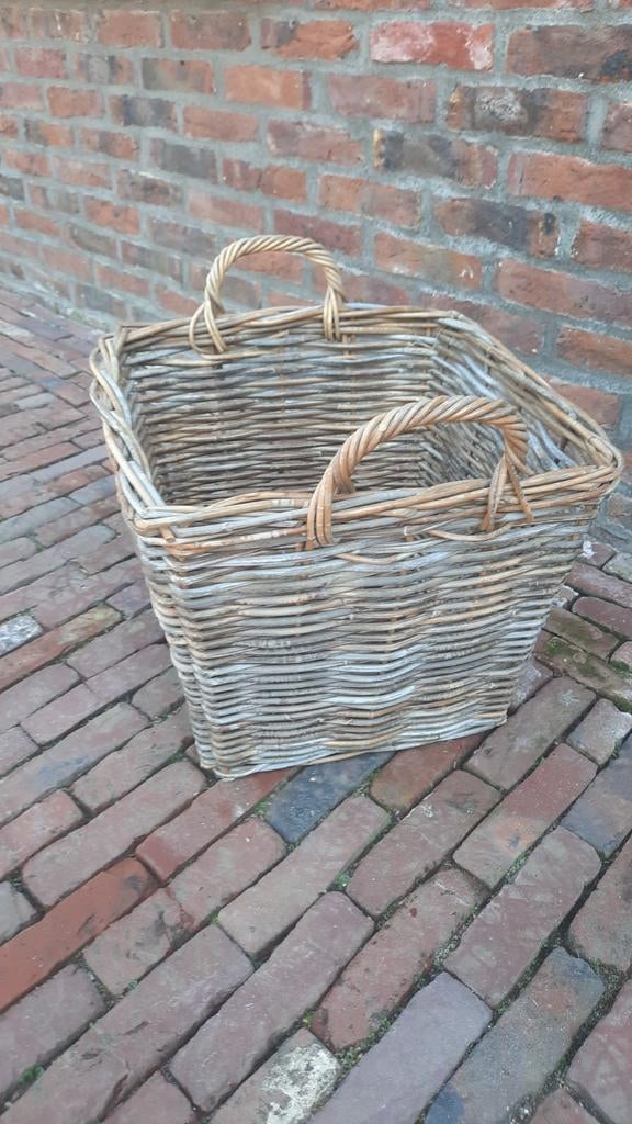 Rotan mand., Ophalen, Zo goed als nieuw