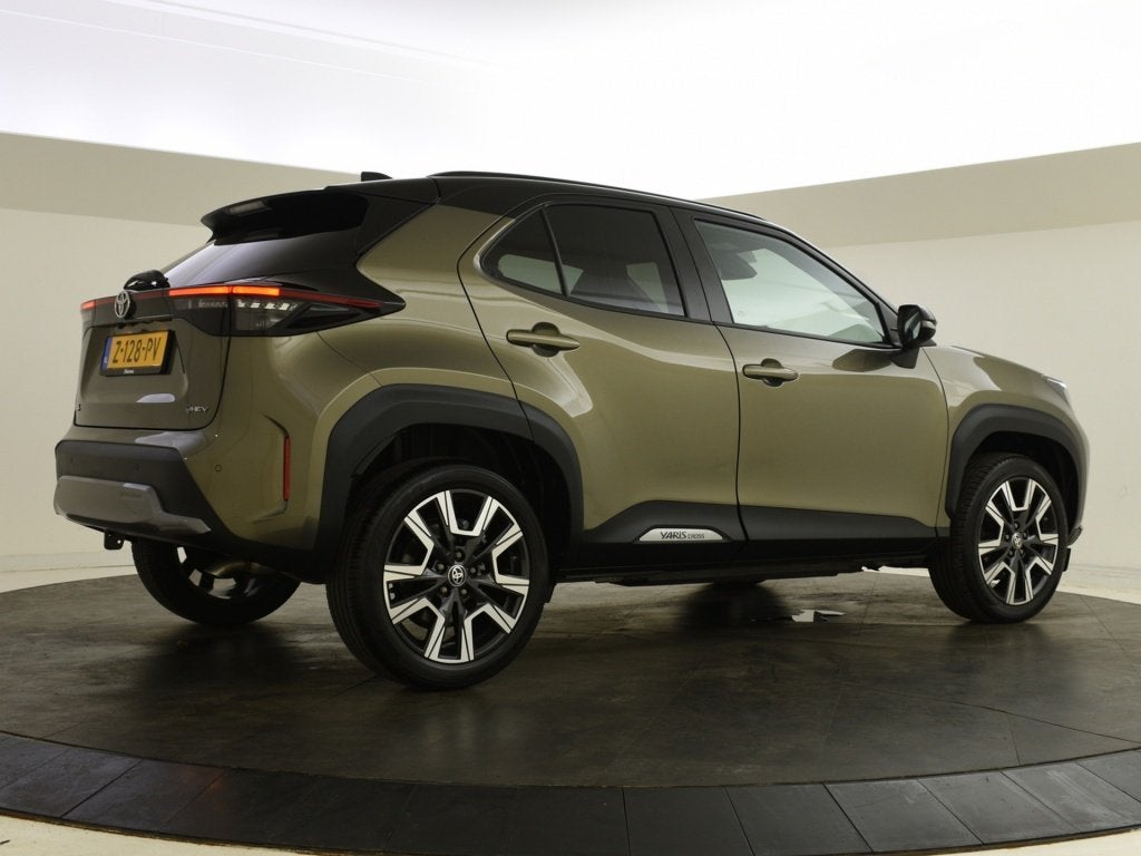 Toyota Yaris Cross 1.5 Hybrid 130 Launch Edition | Bi Tone |, Auto's, Automaat, 1195 kg, Gebruikt, Bedrijf