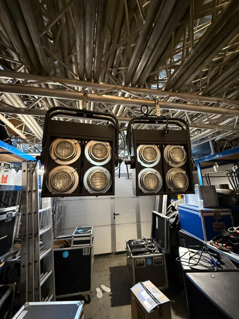 2x showtec blinder, Ophalen, Gebruikt