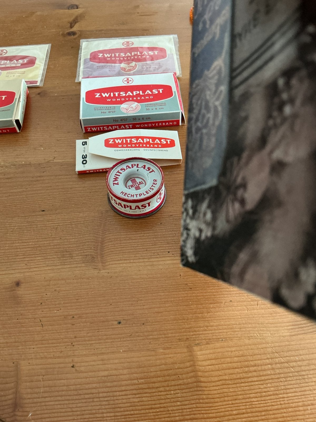 Zwitsal pleister doosje en zakje, Ophalen of Verzenden, Verpakking