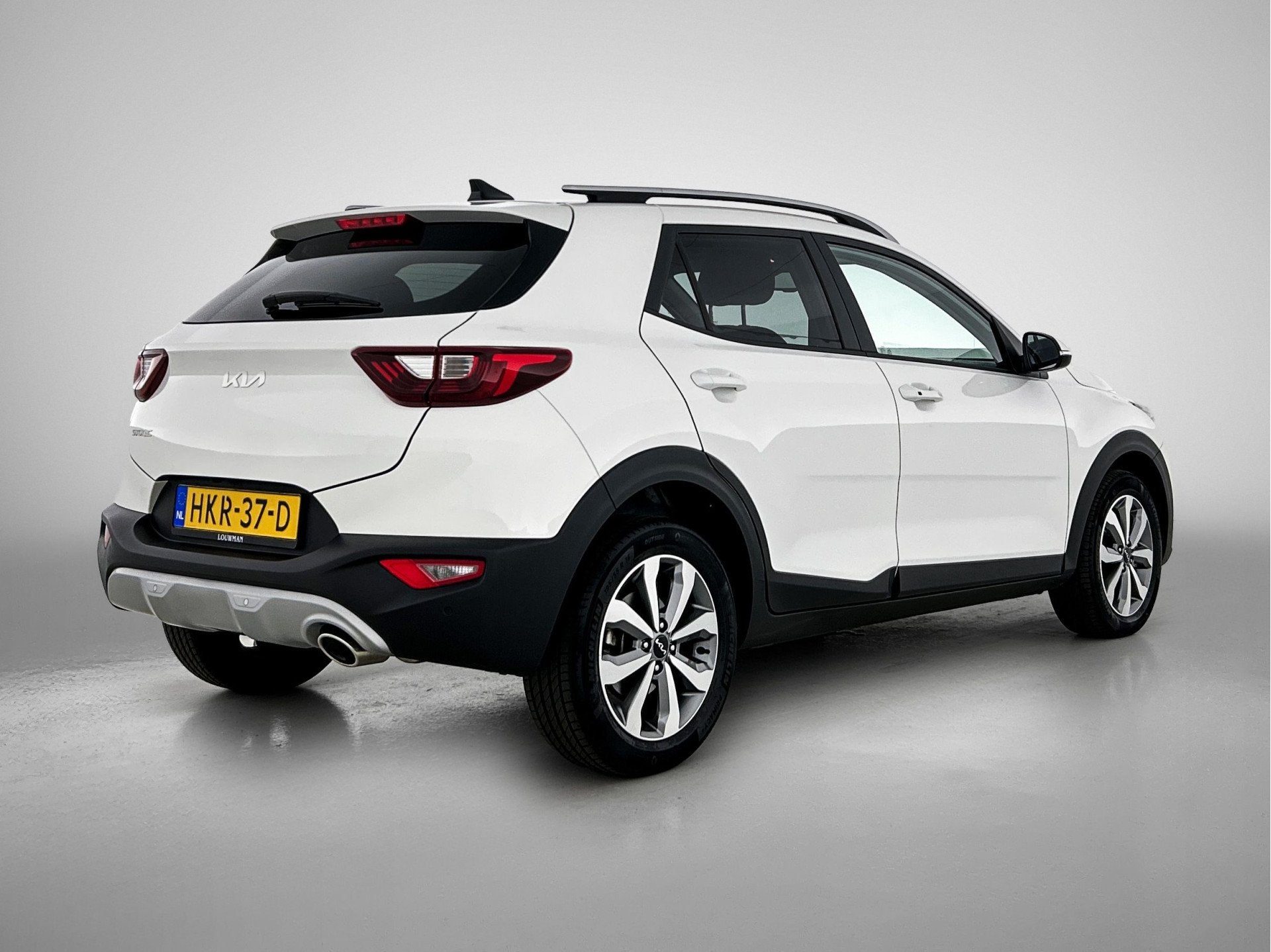 Kia Stonic 1.0 T-GDi MHEV DynamicPlusLine | Stuur-/Stoelverw, Auto's, Voorwielaandrijving, 12 maanden, Wit, Bedrijf