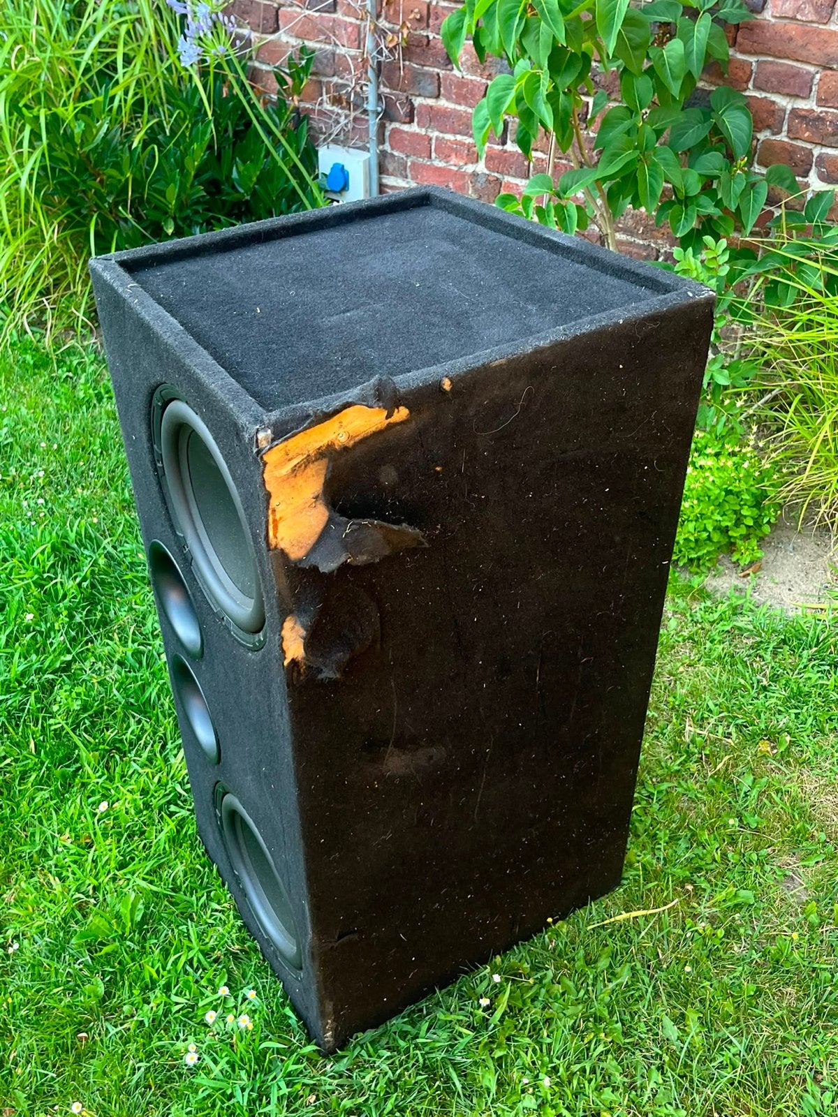 Focal Performance Sub P 25 Subwoofer in behuizing (BMW E39), Gebruikt, Subwoofer, Ophalen, 150 watt of meer