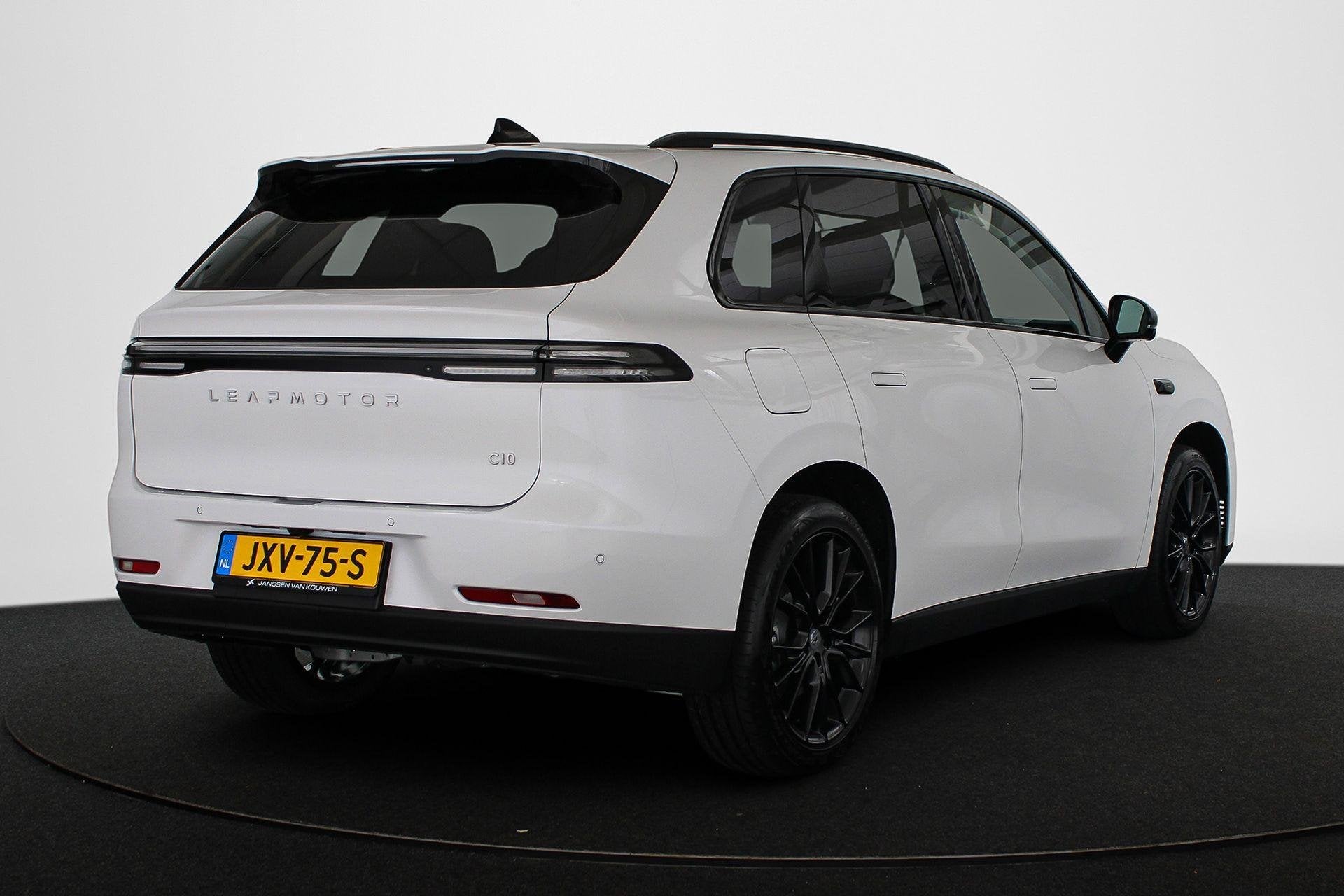 Leapmotor C10 Design REEV 28.4 kWh, Auto's, Automaat, Achterwielaandrijving, Gebruikt, 4 cilinders
