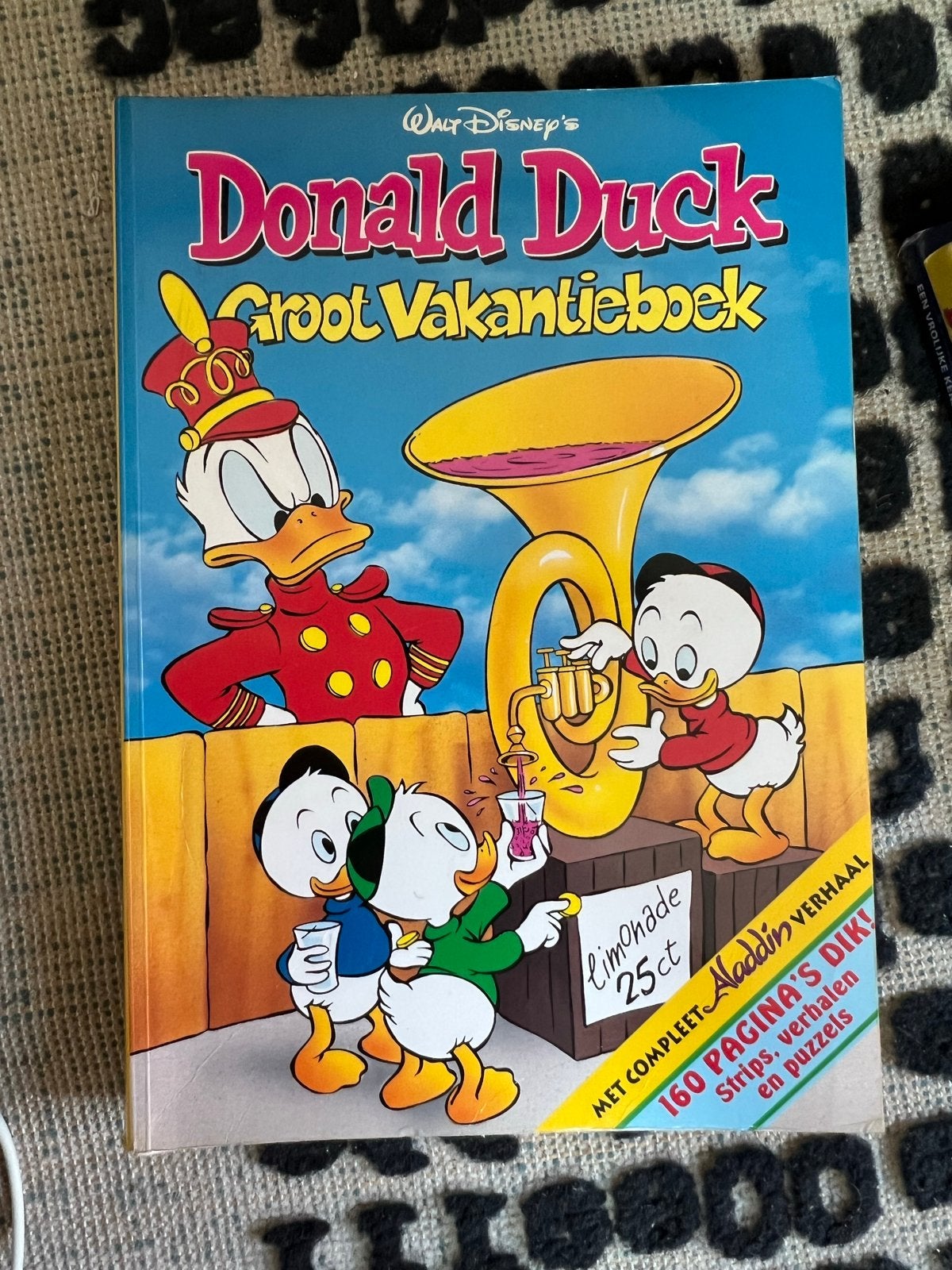 Donald Duck Groot Vakantieboek - Met Aladdin Verhaal, Eén stripboek, Ophalen of Verzenden, Gelezen