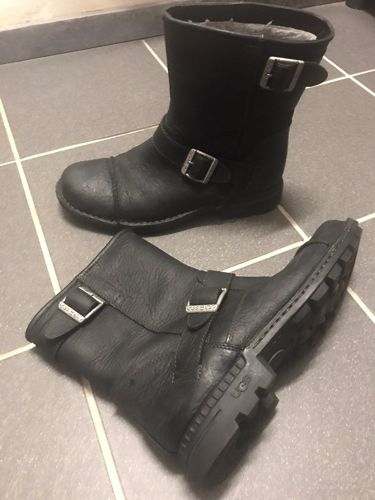 UGG zwarte heren laars maat 42 met vacht., Ophalen of Verzenden, Zo goed als nieuw, Zwart, Boots