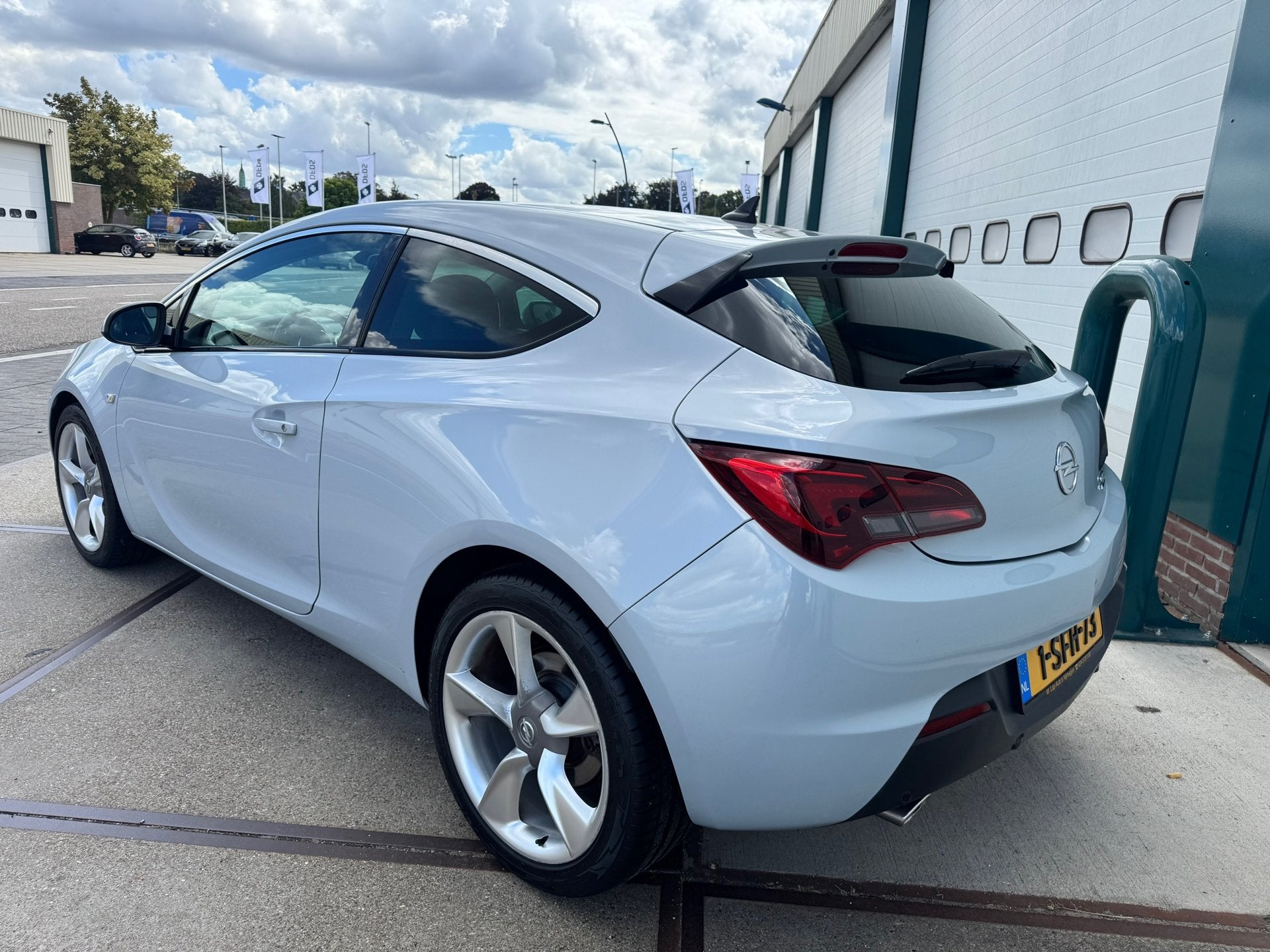 Opel Astra GTC 1.4 Turbo Sport, Auto's, Opel, Stof, Zwart, 4 cilinders, 700 kg