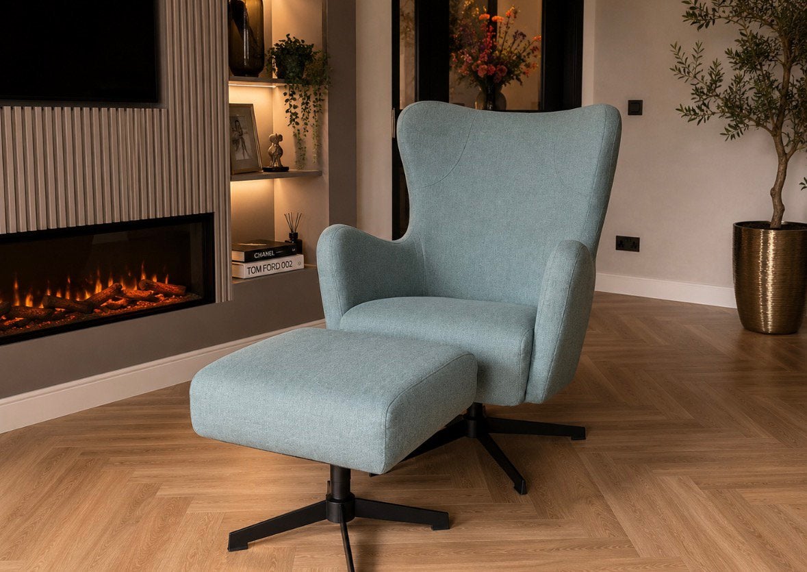 Comfortabele stoel met voetenbank, Huis en Inrichting, Fauteuils, 75 tot 100 cm, Ophalen of Verzenden, Zo goed als nieuw, Stof