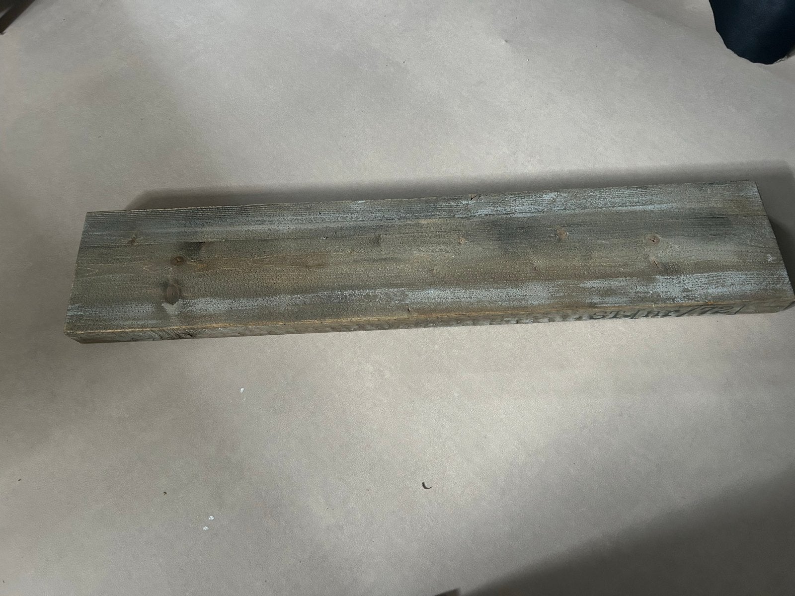 Gave wandplank van stapelgoed, Ophalen, Zo goed als nieuw