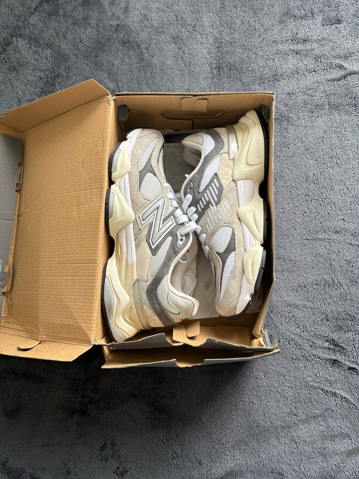 New Balance 9060 Schoenen - Stijlvol en Comfortabel, Kleding | Dames, Schoenen, Ophalen of Verzenden, Zo goed als nieuw, Grijs