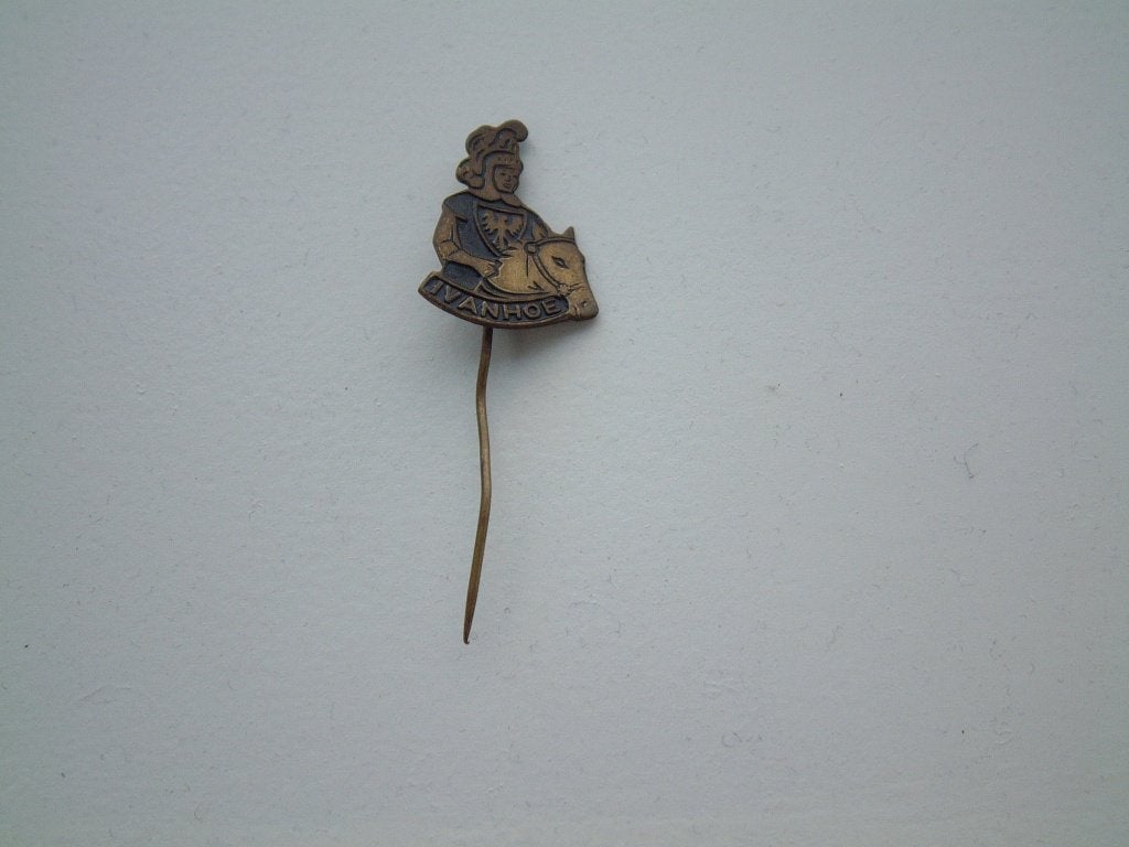 oud speldje Ivanhoe, Verzamelen, Speldjes, Pins en Buttons, Ophalen of Verzenden, Gebruikt, Overige onderwerpen, Speldje of Pin