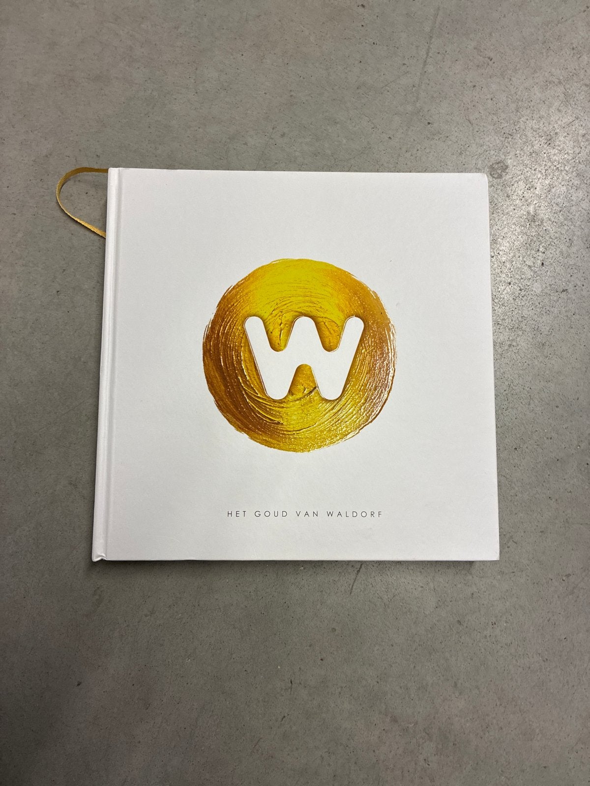 Het Goud van Waldorf - Prachtig vormgegeven boek, Boeken, Ophalen of Verzenden, Beta, Zo goed als nieuw, HBO