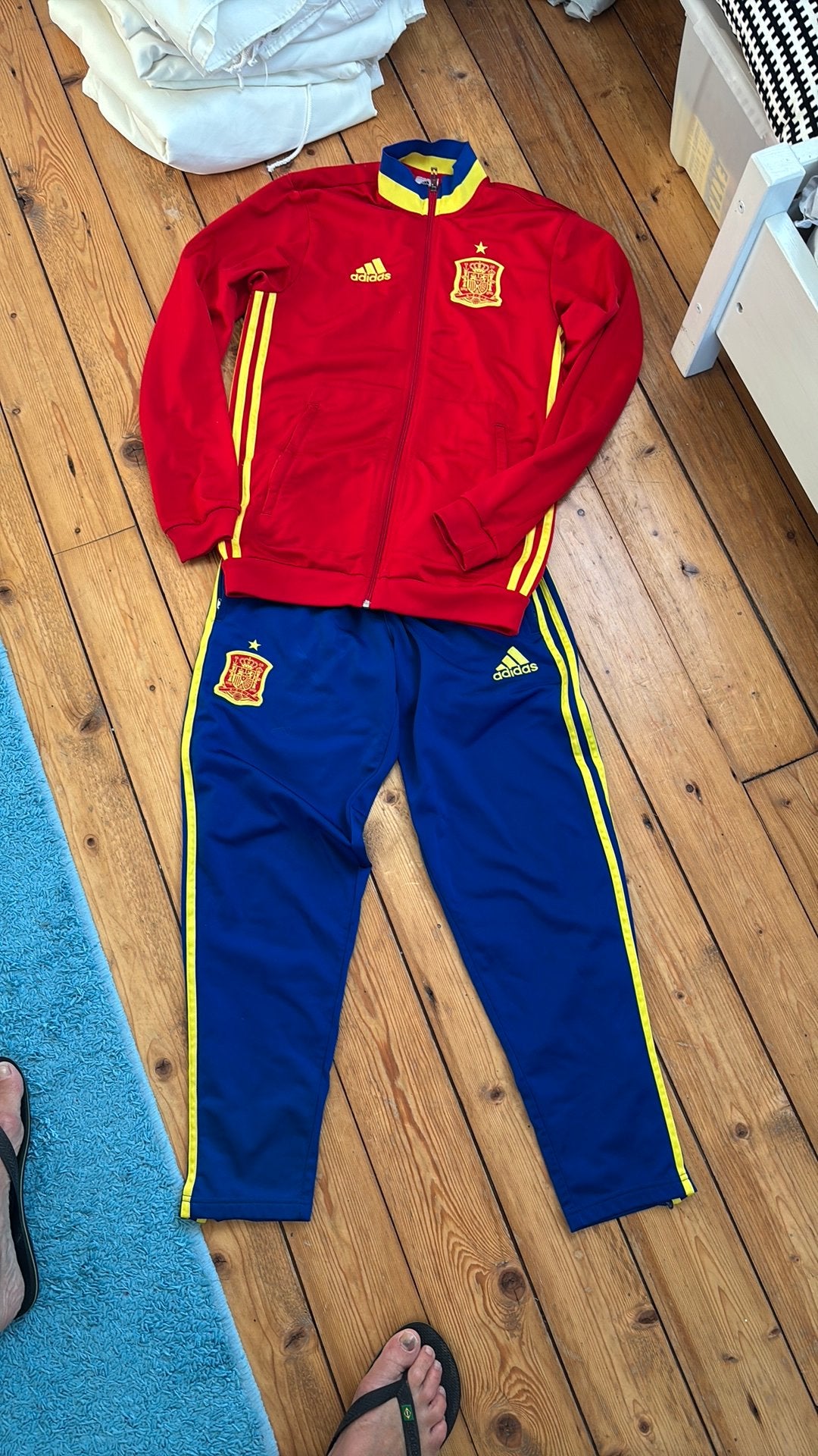 Trainingspak adidas  spanje maat s, Ophalen of Verzenden, Zo goed als nieuw, Voetbal