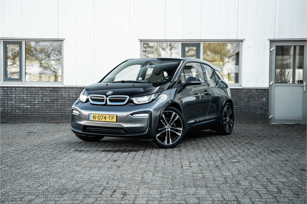 BMW i3 Business Edition 120Ah 42 kWh (bj 2022, automaat), Auto's, BMW, Automaat, Achterwielaandrijving, 235 km, 170 pk