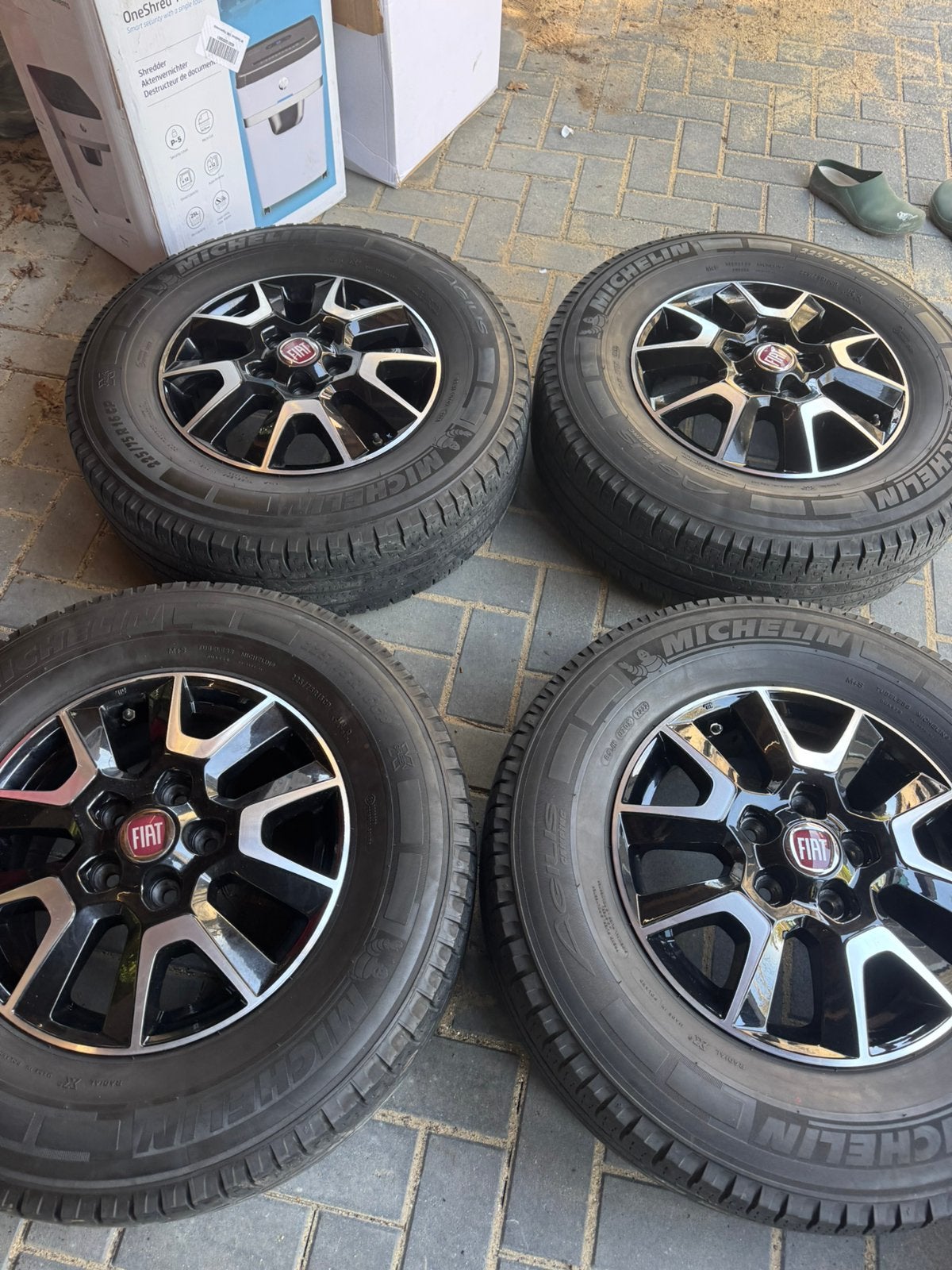 16“  FIAT; Ducato 5 x 118 Light+Maxi 5x130 4 seizoen (2sets), Ophalen, 16 inch, Banden en Velgen, All Season