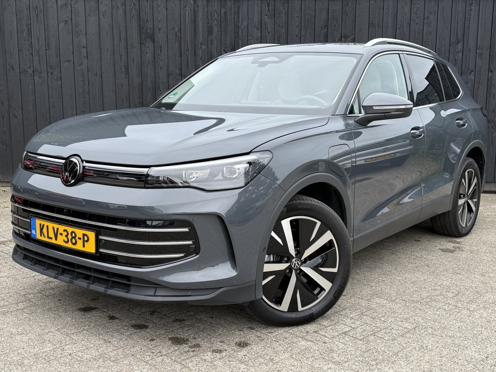 Volkswagen Tiguan 1.5 eHybrid PHEV 272PK (bj 2025), Auto's, 12 maanden, 4 cilinders, Plug-in hybride, Hybride Elektrisch/Benzine