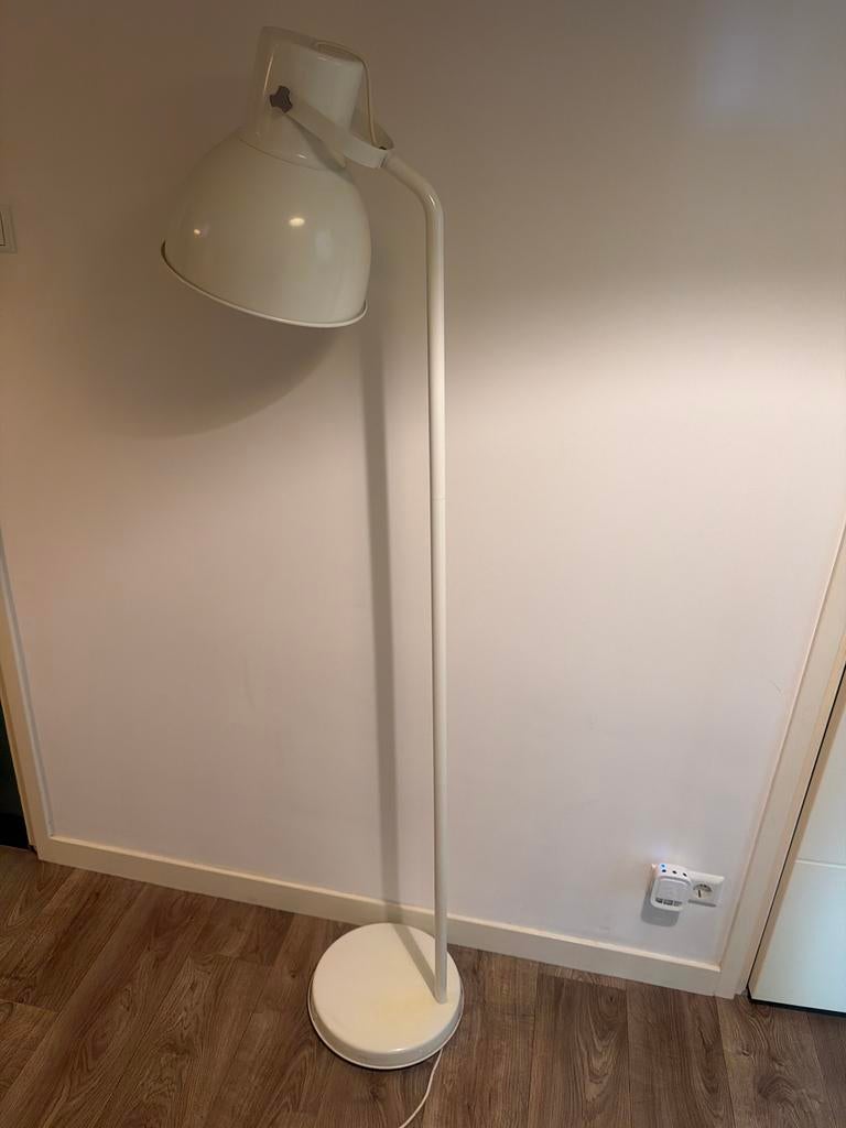 Witte staande IKEA lamp, Ophalen, Gebruikt, Metaal, 150 tot 200 cm