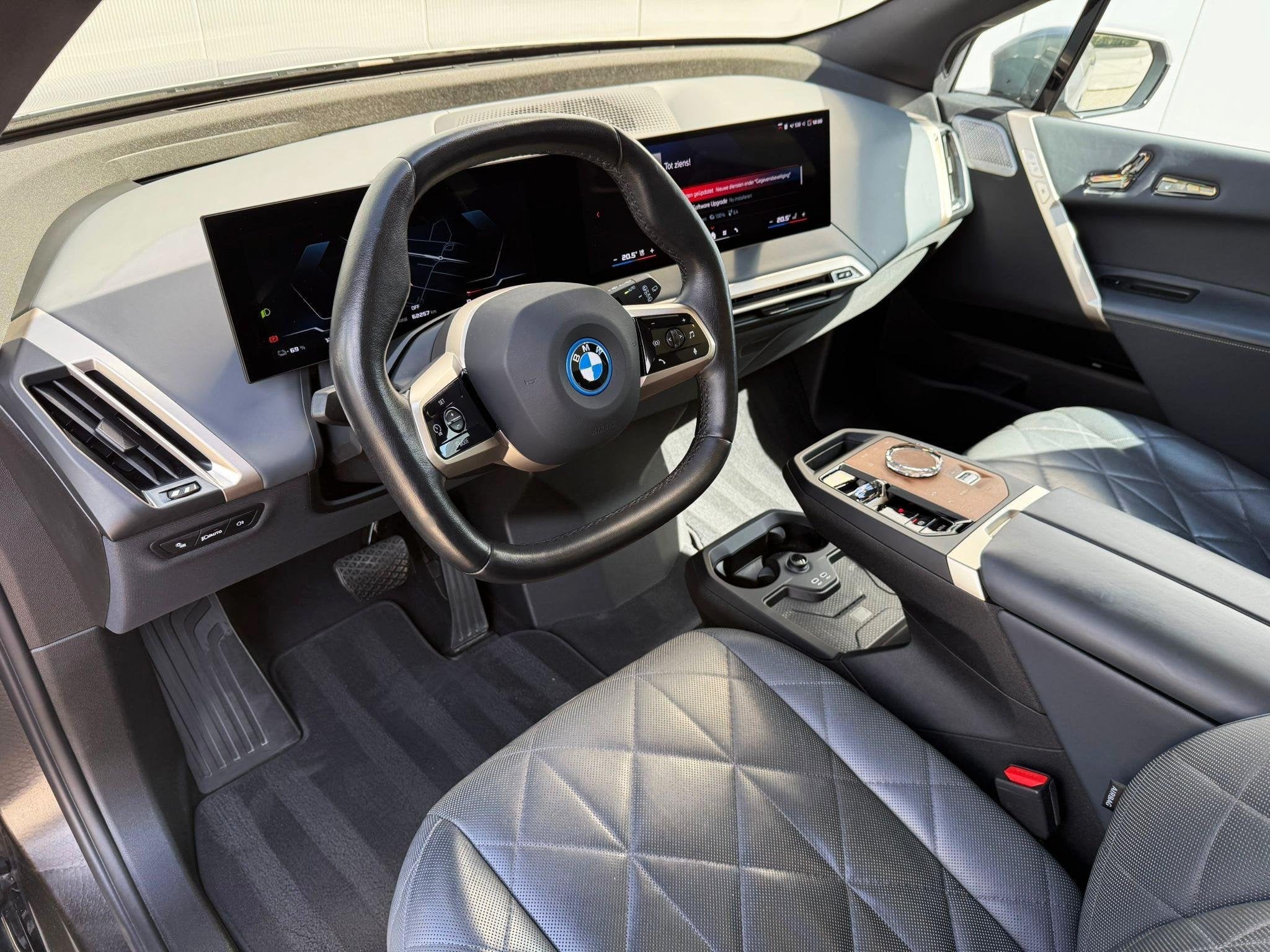 BMW iX M60 Excellence Sky/Massage/Softclose/Trekhaak, Auto's, Zwart, Leder, 565 km, Zilver of Grijs