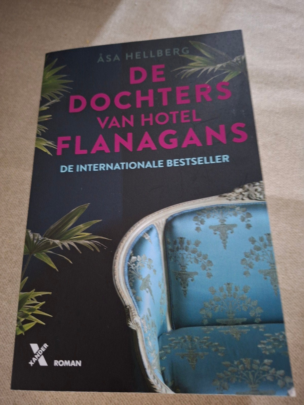 Asa Hellberg - De dochters van Hotel Flanagans, Boeken, Ophalen of Verzenden, Zo goed als nieuw