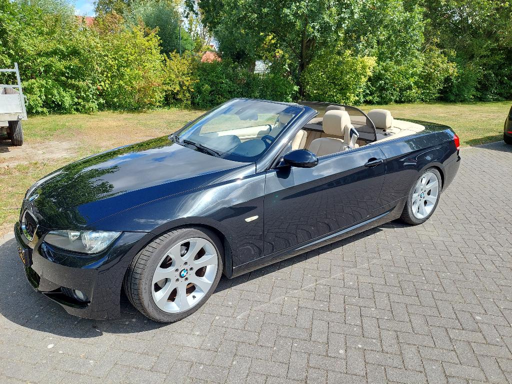 BMW 3-Serie 2.0 I 320i Cabrio AUT 2008 Zwart, Auto's, Automaat, Achterwielaandrijving, 1995 cc, Beige