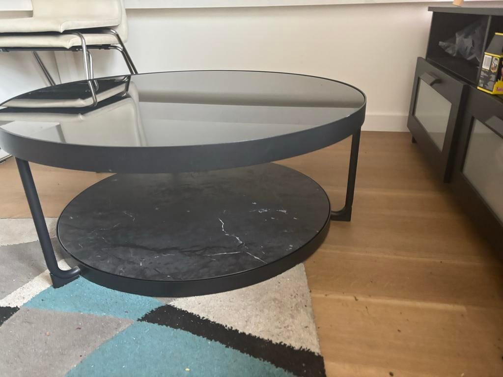 Ronde salontafel met glazen blad en marmerlook onderblad, Huis en Inrichting, Tafels | Salontafels, Ophalen, Rond, 50 tot 100 cm