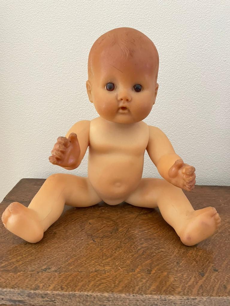 Vintage Jaren '50 Rubberen Plaspop 32 cm - Verzamelaar, Verzamelen, Poppen, Ophalen of Verzenden, Gebruikt, Babypop