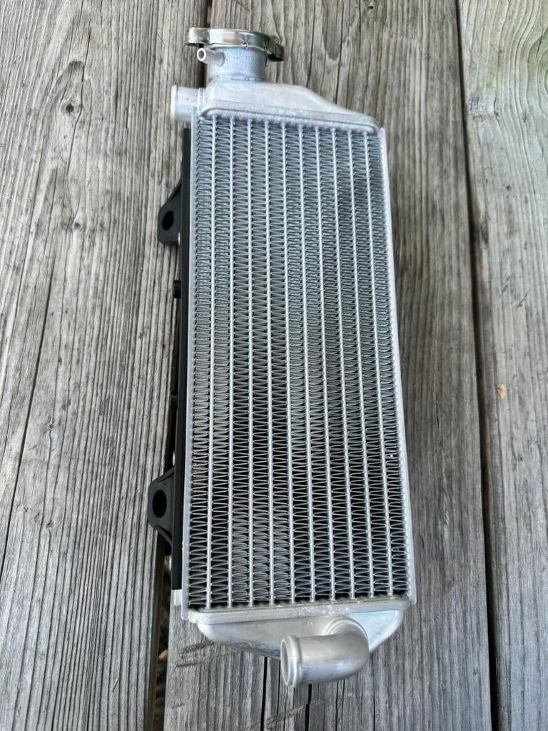 Radiator rechts KTM 450 viertakt 2018-2022 NIEUW, Motoren, Ophalen of Verzenden