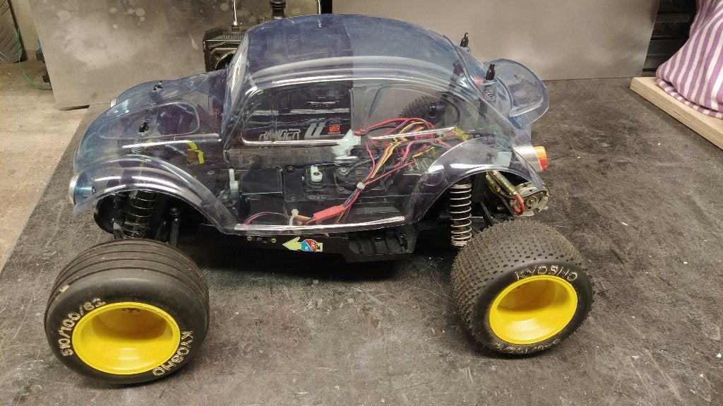 Kyosho stadium beetle 1/10 RC met zender compleet, Elektro, Auto offroad, Ophalen of Verzenden, Zo goed als nieuw
