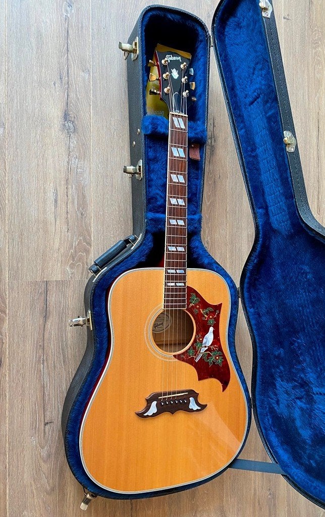 Foto 11 van Gibson Dove , Bozeman Montana & case 2011 zganwst.