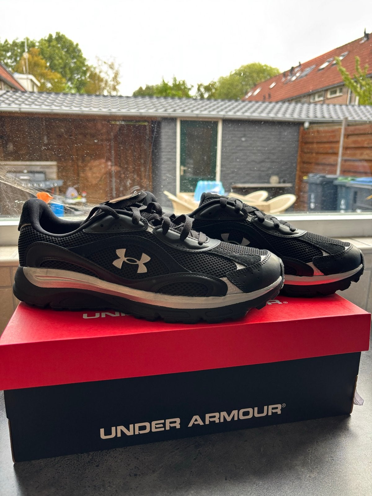 Under Armour Sneakers Maat 46 - Nieuw in Doos, Ophalen of Verzenden, Nieuw, Zwart, Sneakers of Gympen