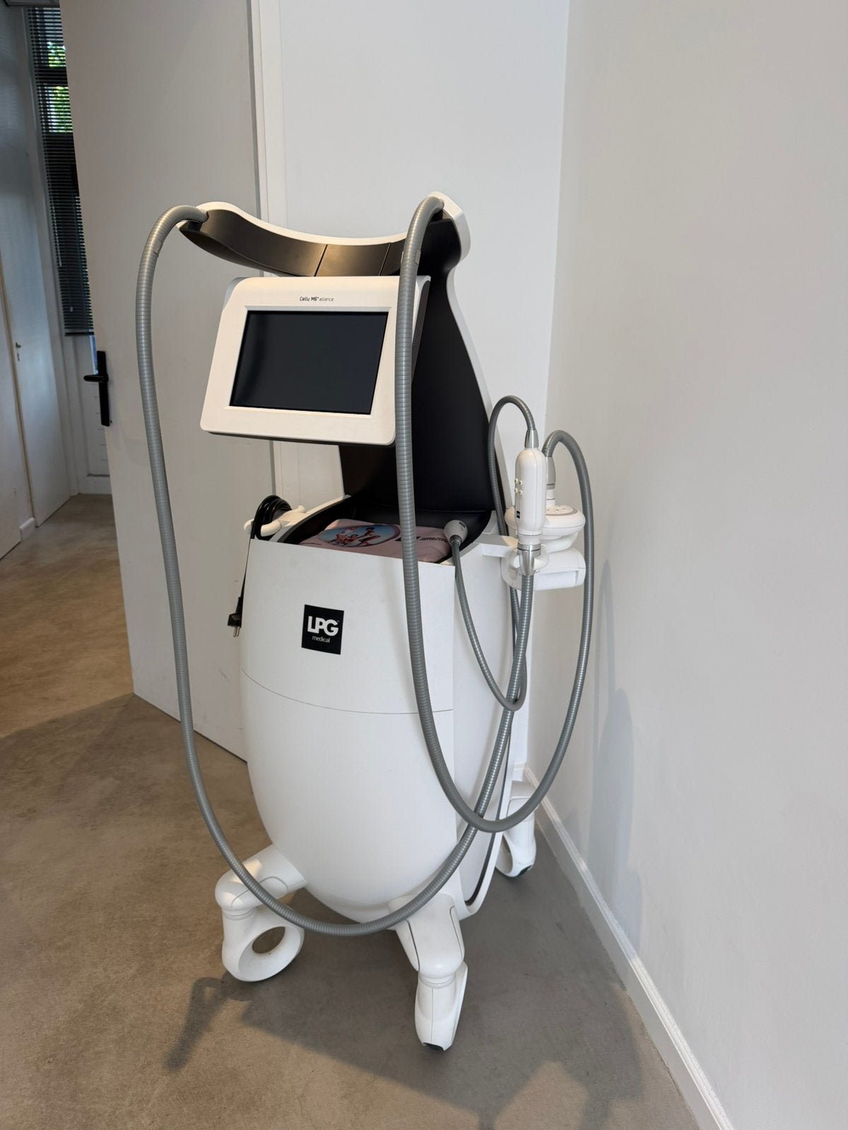 LPG Cellu M6 Alliance Medical Premium – bouwjaar 2024, Ophalen, Zo goed als nieuw, Hand- en Voetverzorging