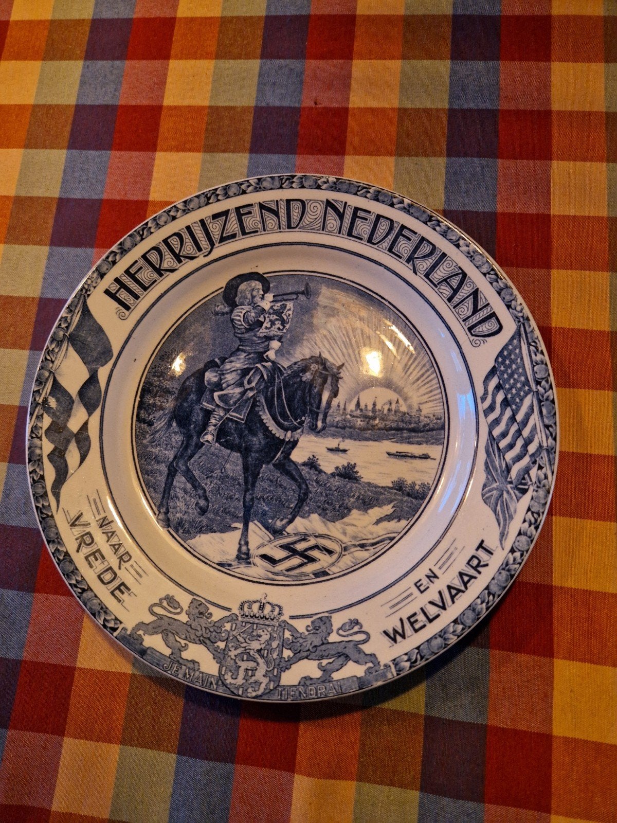 antiek wandbord uit 1945
Titel

Antiek Wandbord 'Herrijzend, Antiek en Kunst, Ophalen of Verzenden