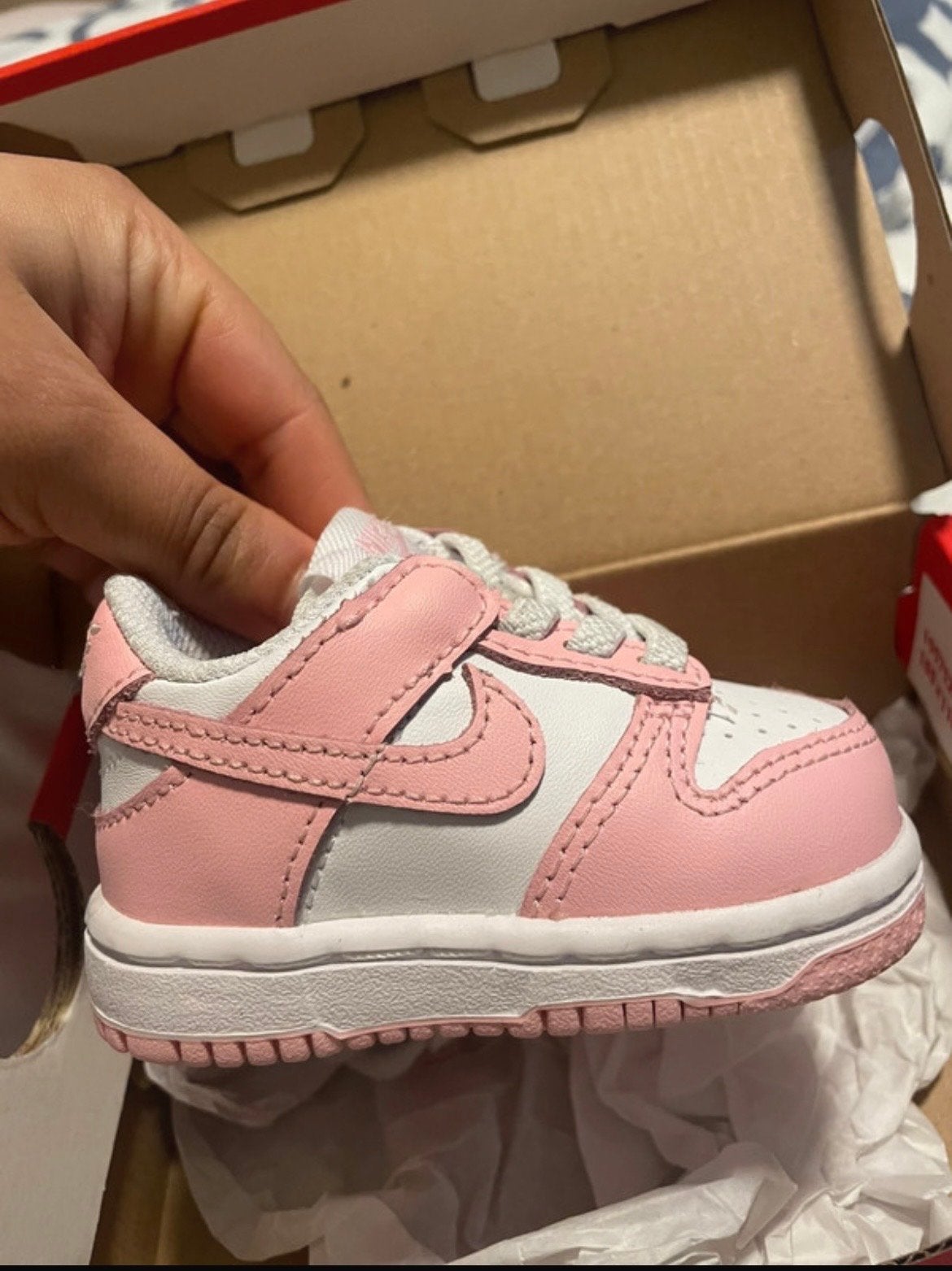 Roze Nike Dunk Low baby sneakers - Zo goed als nieuw, Ophalen, Zo goed als nieuw, Meisje, Schoentjes