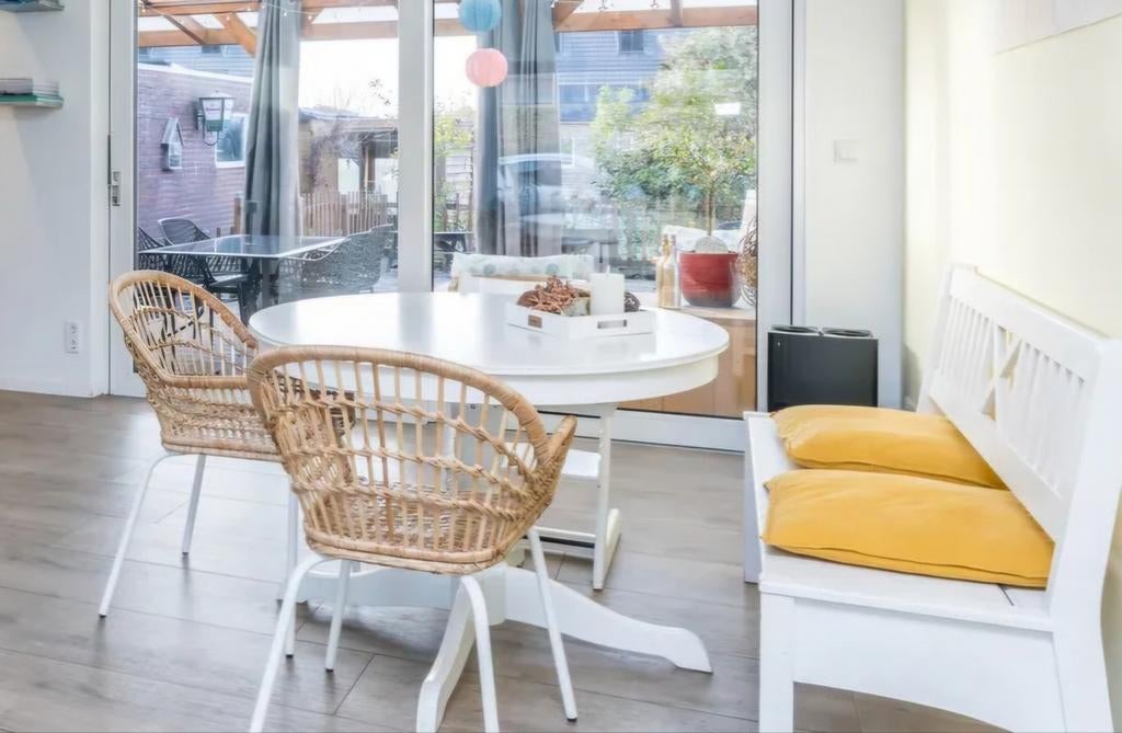 Uitschuifbare eettafel - Wit, rond/ovaal, Huis en Inrichting, Tafels | Eettafels, Ophalen, Rond, Zo goed als nieuw, Vier personen