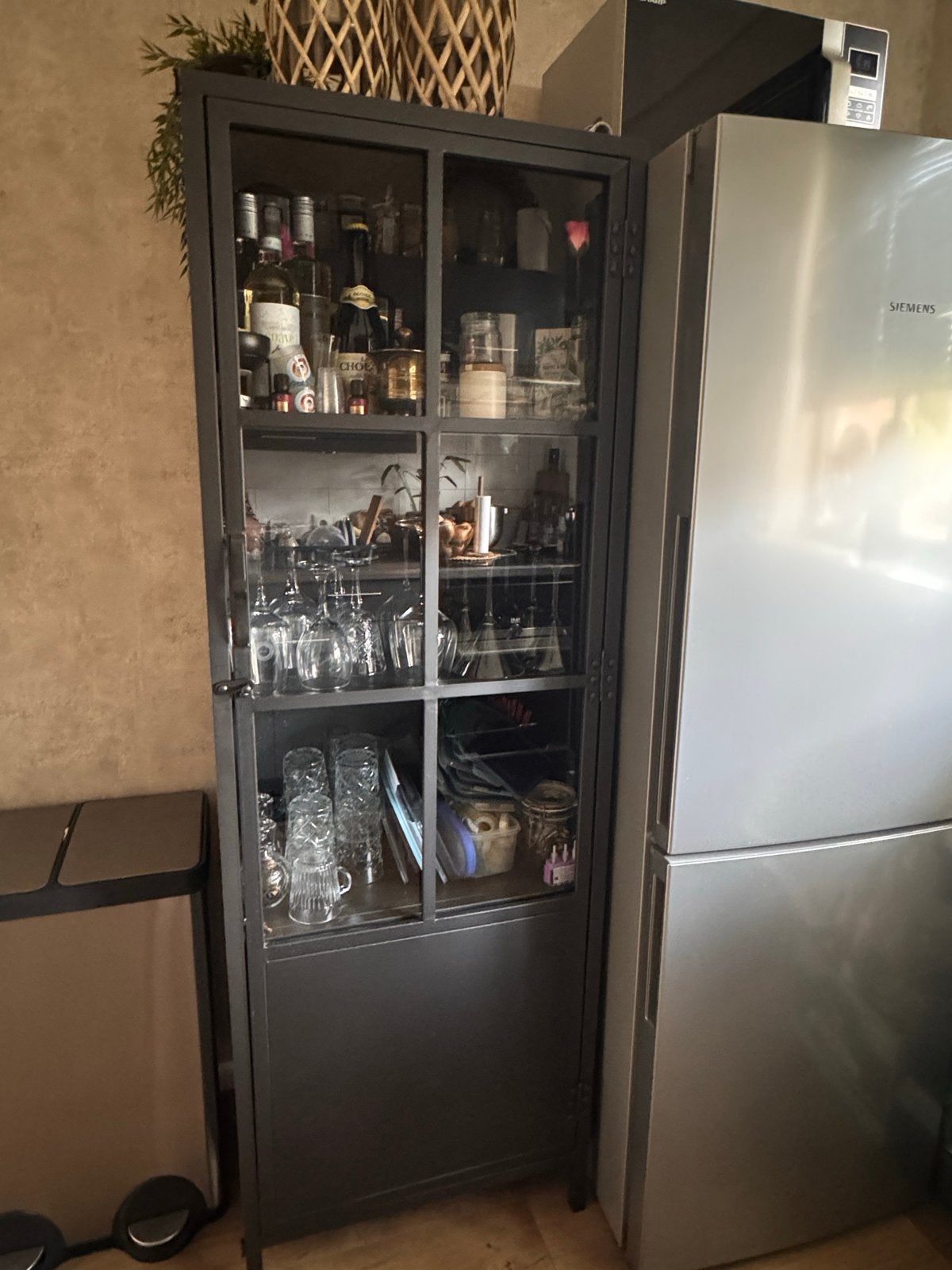Moderne buffetkast, Huis en Inrichting, Zo goed als nieuw, Metaal, 150 tot 200 cm, 25 tot 50 cm